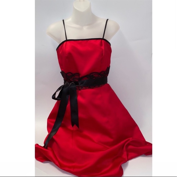 Satin Red & Black Lace Goth Homecoming Dress - Picture 3 of 6
